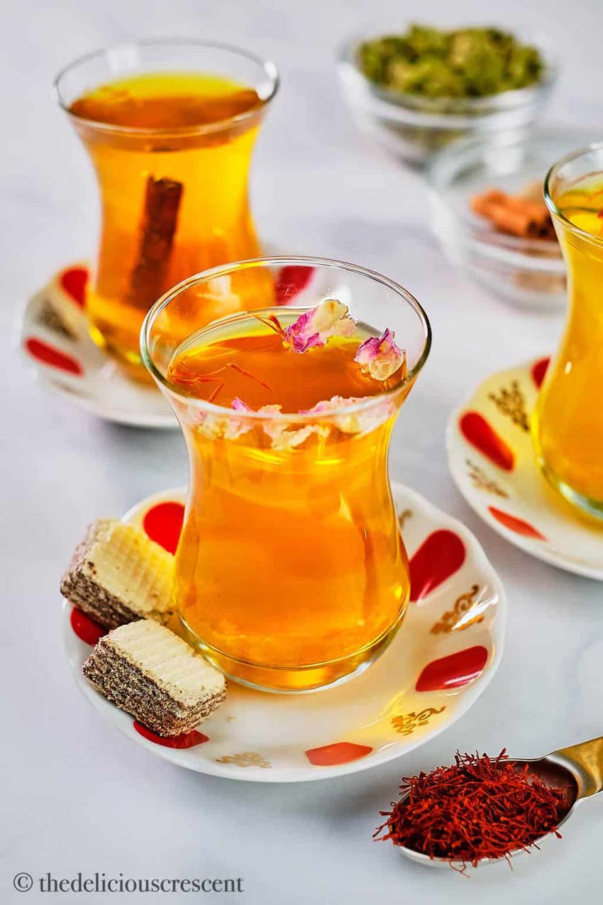 Saffron tea: cách pha trà nghệ tây kiểu truyền thống Iran